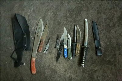 雷霆震懾護平安 呂梁警方集中銷毀大批非法槍支與管制刀具